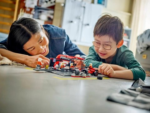 60443 - LEGO City - F1® Pit stop i mechanicy z bolidem Ferrari