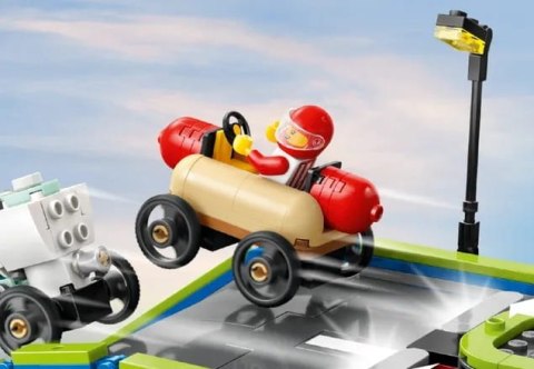 60460 - LEGO City - Bez granic: tor z rampami dla wyścigówek