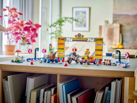 72036 - LEGO Super Mario - Mario Kart™ - Zestaw Baby Peach i Grand Prix