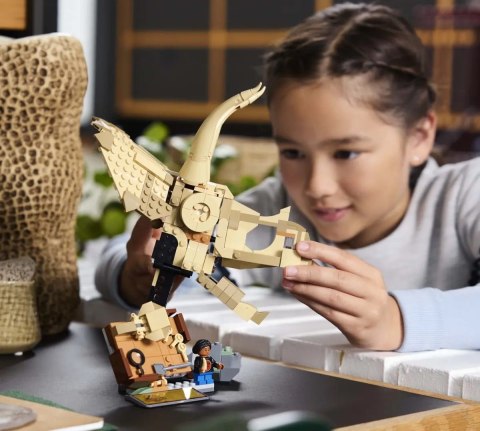 76969 - LEGO Jurassic World - Szkielety dinozaurów: czaszka triceratopsa