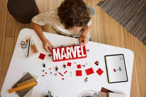 76313 - LEGO Super Heroes - Logo MARVEL z minifigurkami