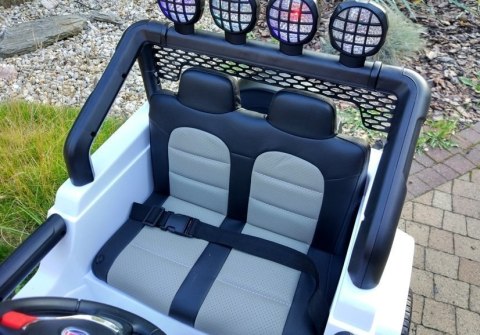 Auto na Akumulator S2388 Jeep Biały 4x45W Auto na Akumulator S2388 Jeep Biały 4x45W