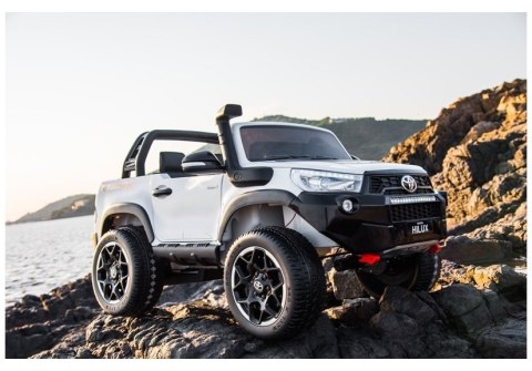 Auto na Akumulator Toyota Hilux Czarny Lakierowany Auto na Akumulator Toyota Hilux Czarny Lakierowany