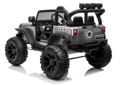 Auto na akumulator Jeep JC666 Srebrny Lakierowany Auto na akumulator Jeep JC666 Srebrny Lakierowany