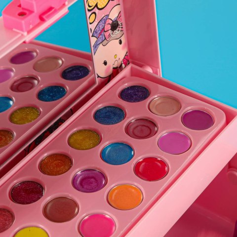 Kuferek zestaw kosmetyków do makijażu i paznokci makeup kosmetyki cienie lakiery walizka Kik Sp. z o. o. Sp. k. Kuferek zestaw kosmetyków do makijażu i paznokci makeup kosmetyki cienie lakiery walizka Kik Sp. z o. o. Sp. k.
